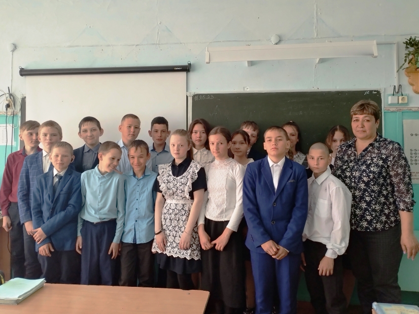 Школьники из Усть-Карска стали дипломантами конкурса стенгазет «Этих дней не смолкнет слава»